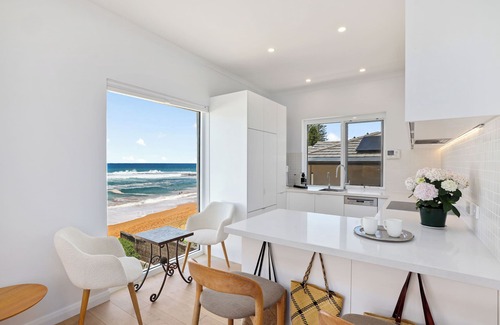 Mona Vale Apartamento | Absolute Beachfront Apartment - 'On the Beach' Mona Vale