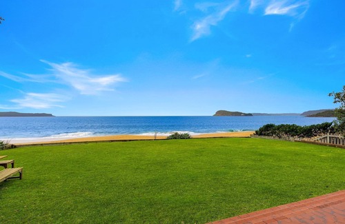 Pearl Beach Casa | ABSOLUTE BEACHFRONT BEAUTY @ PEARL BEACH