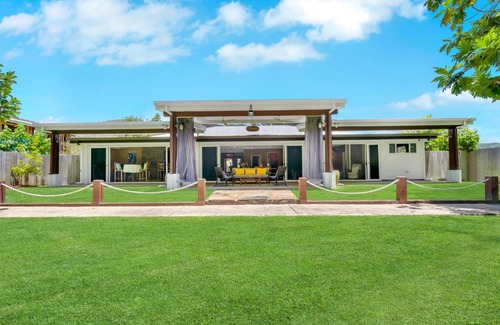 Wonga Beach Casa | Absolute Beachfront Luxury & Serenity: Wonga Belle