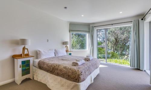 Oneroa Villa | Absolute Beachfront Oneroa