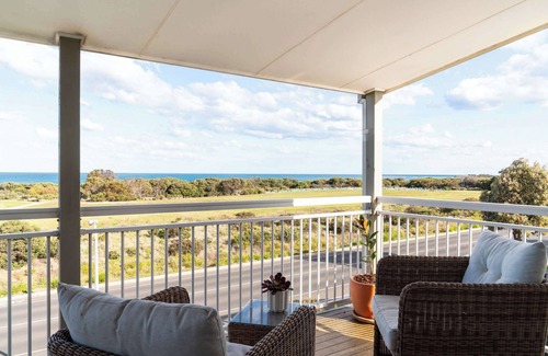 Torquay Casa | Absolute Beachfront Views - Bohemian Charm