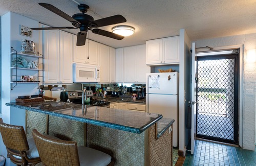 Kailua-Kona Condominio | Frente al mar absoluta! # 232. Vista completa de la bahía de Kailua!