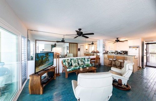 Kailua-Kona Condominio | Frente al mar absoluta! # 232. Vista completa de la bahía de Kailua!