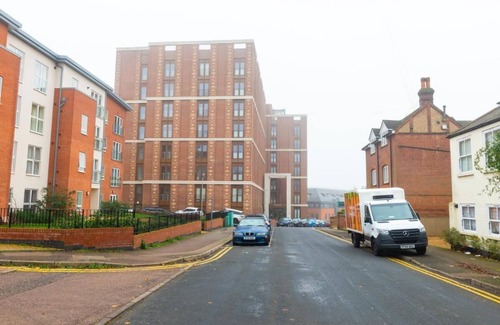 St Albans Apartamento | Absolute Stays on Grosvenor- Free Wifi Families Contractors Longshort Stays