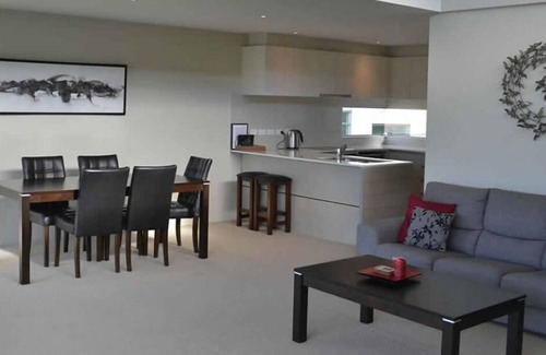 Taupo Apartamento | Apartamento frente al mar, wifi gratuito, piscina y kayaks gratis. Locacion central