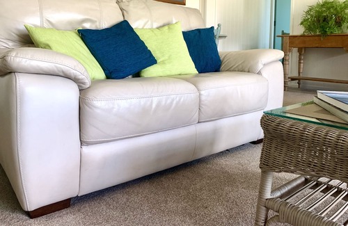 Welcome Bay Apartamento | Frente al mar absoluto: admite mascotas, retiro en la playa.
