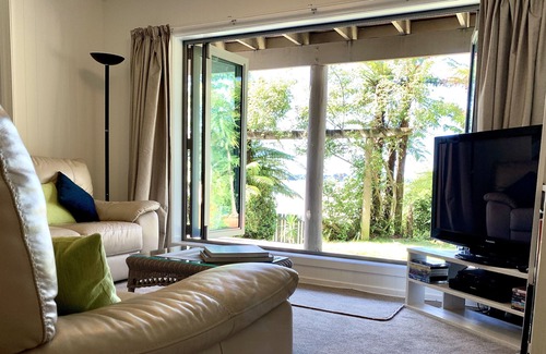 Welcome Bay Apartamento | Frente al mar absoluto: admite mascotas, retiro en la playa.