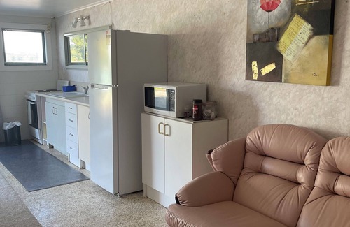 Parua Bay Casa | Absolute Waterfront Self Contained 2 bedroom beachfront unit