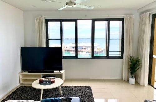 Darwin City Centre Apartamento | Absolute Waterfront - Tropical Oasis Over The Water