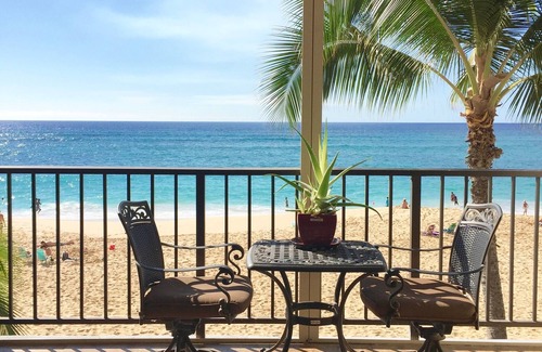 Makaha Condominio | Condo remodelado frente al mar !!!!