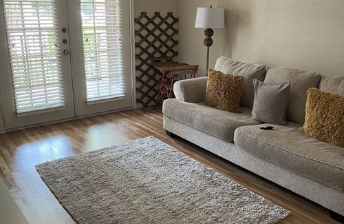 Barker Apartamento | Absolutely Stunning 1-Bedroom , 1- Bath 🛁