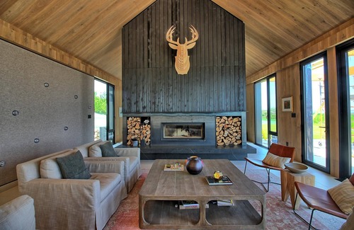 Creemore Otro | Absolutely Stunning Country Home in Creemore! Modern Elegance! Pool! Views!