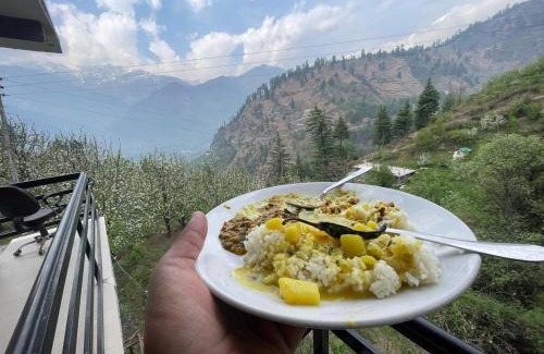 Naggar Hotel | Absoulte Freedom Snowy Water Stream Luxury Cozy BnB Retreat