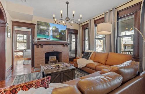 Atlantic City Casa | AC 9 BR 4BA Victorian Manor - 1 Block to Beach