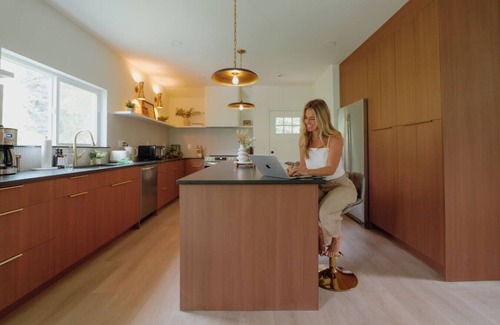 Seattle Casa | AC/Family 14 ppl/Parking/Chef Kitchen/Mins to DT