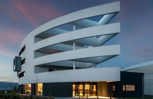 Saint-Julien-en-Genevois Hotel | AC Hotel by Marriott Saint-Julien-en-Genevois