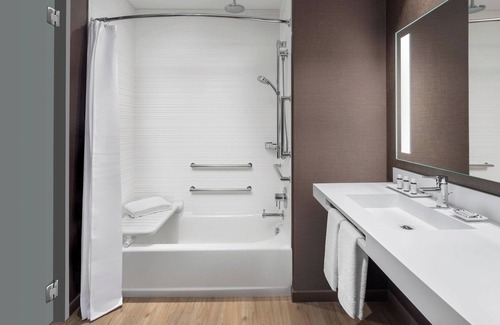 Downtown Pittsburgh Hotel | AC Hotel Pittsburgh Downtown