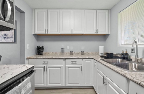 Northwest Olympia Apartamento | AC IN UNIT Modern 2 bedroom remodel walking distance to downtown