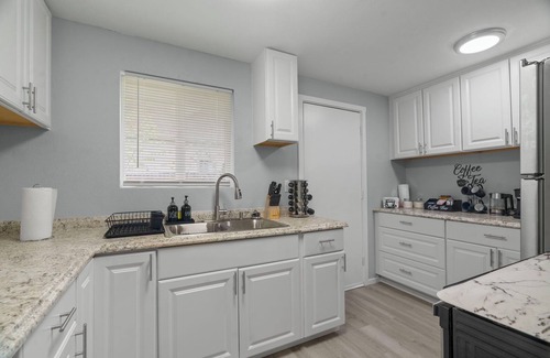 Northwest Olympia Apartamento | AC IN UNIT Modern 2 bedroom remodel walking distance to downtown
