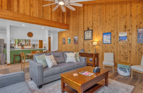 Overlook Park Casa | AC,PF, great location, kids friendly, recently renovated, outdoor seating.