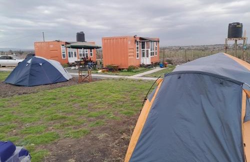 Kitengela Otro | Acacia Square & Camping