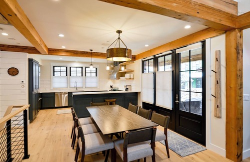 Crested Butte Cabaña | Academy Place | Paintbrush