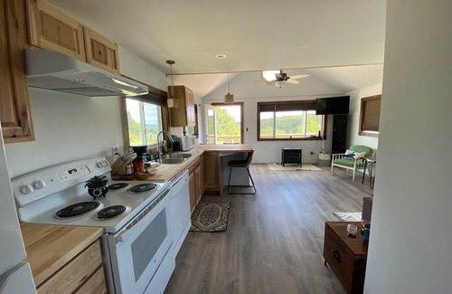 Southwest Harbor Cabaña | Acadia Birds Eye View Cottage