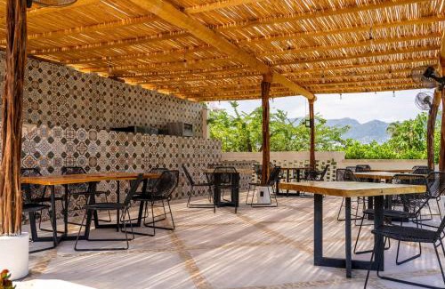 Las Playas Apartamento | Acapulco Retreat with Bay Views & Amenities