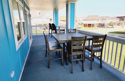 Acapulco Village Casa | Acapulco - Upstairs Beachview Beauty 50 steps to a private beach! BYOT