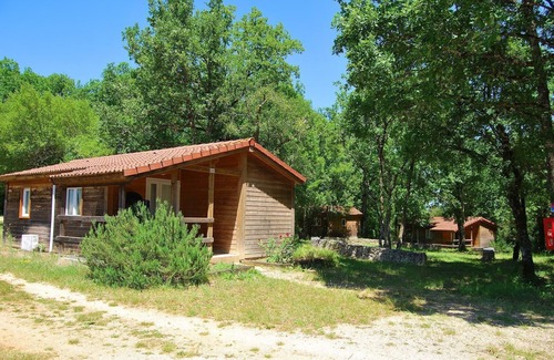 Gramat Cabina | Maisonnette confortable avec terrasse | Accès Piscine, Fitness, Sauna!