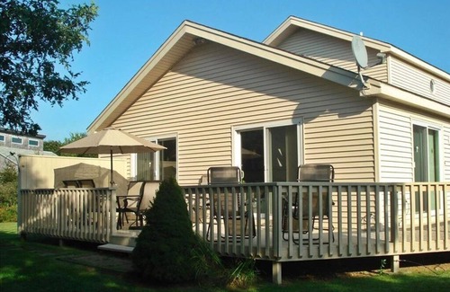 West Tisbury Casa | Access Road to Long Point, Best Island Beach!
