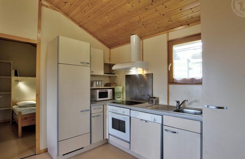 Les Noes Cabaña | Chalet accesible con 2 habitaciones, terraza privada, piscina y actividades en Los Noës