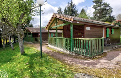 Les Noes Cabaña | Chalet accesible con 2 habitaciones, terraza privada, piscina y actividades en Los Noës
