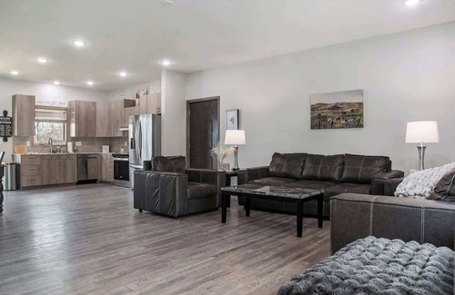Council Bluffs Casa | Accessible Escape- Completely Handicap accessible!