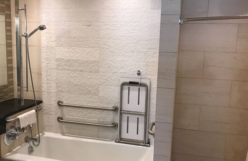 Hell's Kitchen Hotel | Accessible Premier King Room at Ink 48 Hotel