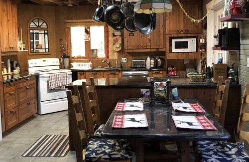 Eagle Lake Cabaña | Accessible private spacious lakefront playhouse