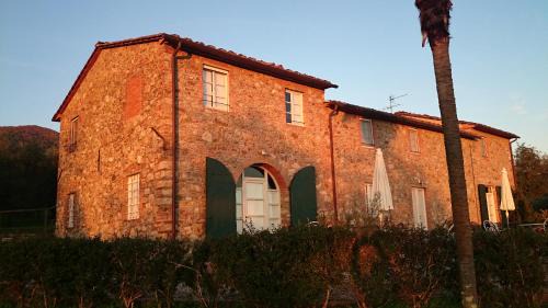 Capannori Apartamento | Accogliente alloggio con vista e piscina