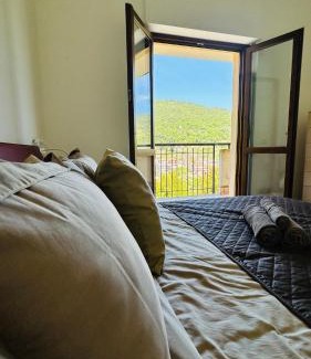 Fiuggi Apartamento | Accogliente Appartamento con Balcone Panoramico Fino a 3 Persone, Vicino al Centro Storico