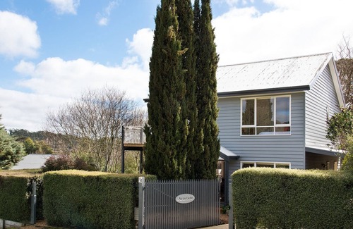 Daylesford Casa | Accolade - a stone's throw from Lake Daylesford