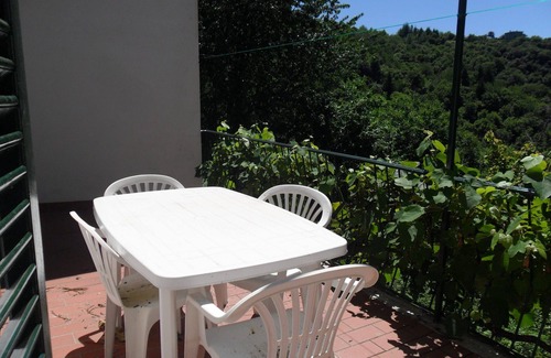 Montaldo di Mondovi Apartamento | Accommodation overlooking the forest for a quiet vacation