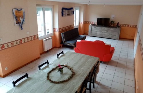 Ferrieres-Saint-Mary Apartamento | Alojamiento para hasta 12 personas.