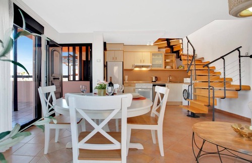 La Oliva Villa | Alojamiento 'Casa Bonita Lajares Fuerteventura' con vistas al mar, piscina compartida y Wi-Fi