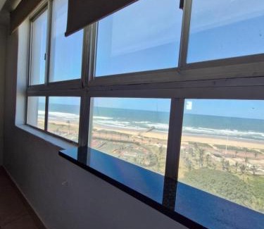 North Beach Apartamento | Accommodation Front - Beachfront 3 Sleeper with Ocean Views