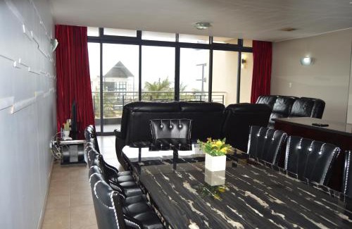 Durban Point Apartamento | Accommodation Front - Deluxe 6 Sleeper with Rooftop Pool