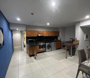 Durban Point Apartamento | Accommodation Front - Exquisite 6 Sleeper Apartment with Ocean Views