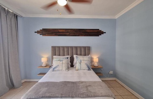 Durban Point Apartamento | Accommodation Front - Stylish 2 Sleeper near Ushaka Ushaka Marine World