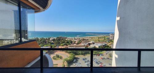 Durban Point Apartamento | Accommodation Front - Tastefully Furnished 6 Sleeper with Ocean Views