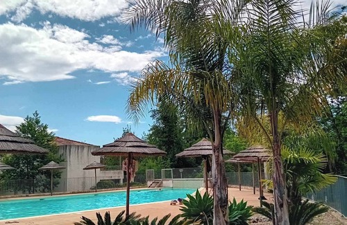 Poggio-Mezzana Apartamento | Accommodation in residence with swimming pool, beach 30m away