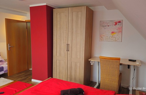 Grevenbroich Cama Y Desayuno | Accommodation is conveniently located between the major cities of Cologne/Düsseldorf/Aachen