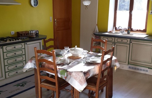 Paroisse des Monts de Bienne Apartamento | Alojamiento situado a 1000 metros en el campo